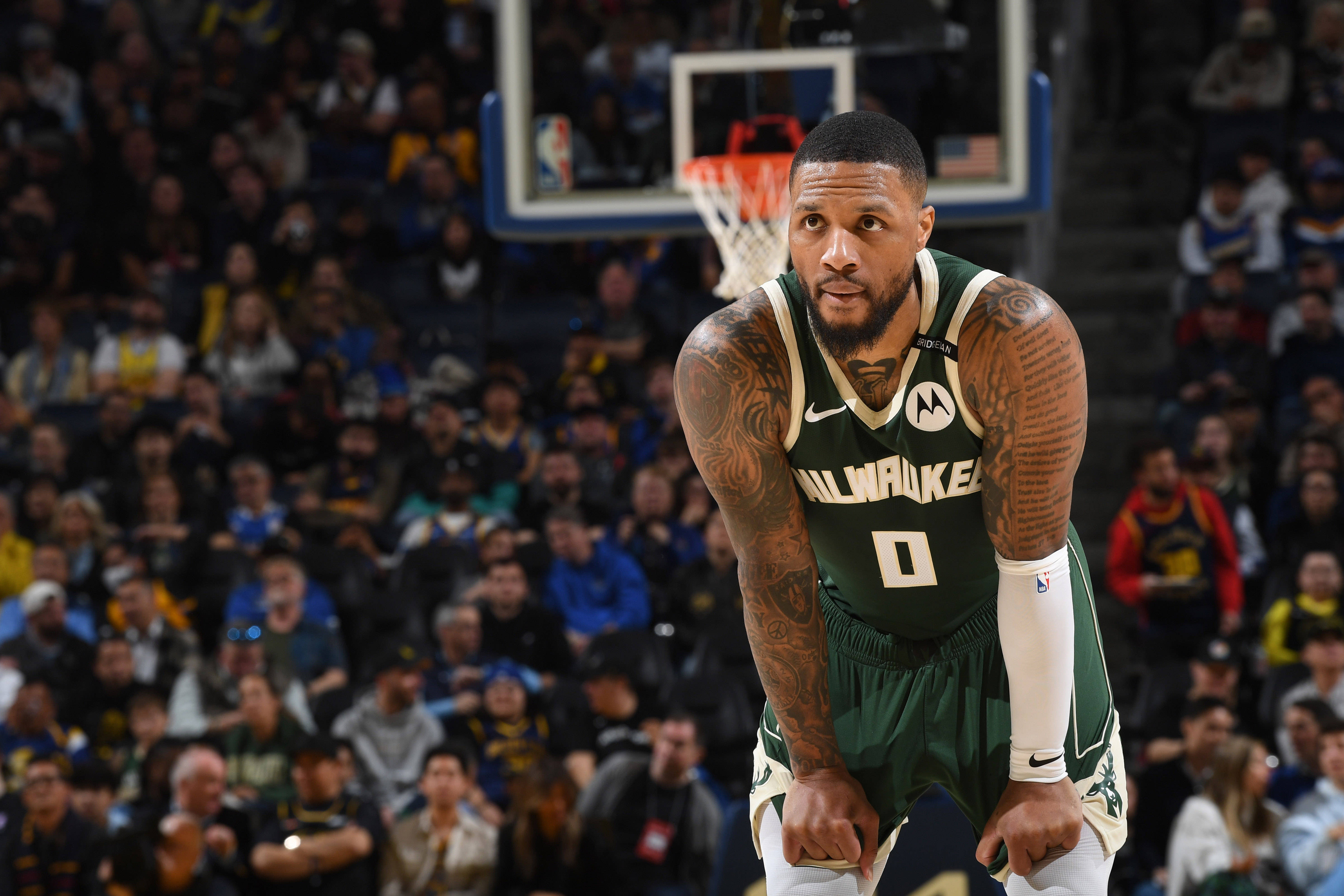 关于欧冠今晨再迎强敌；密尔沃基雄鹿造点机会；主帅态度——管理层满意；团队化学反应显著的信息