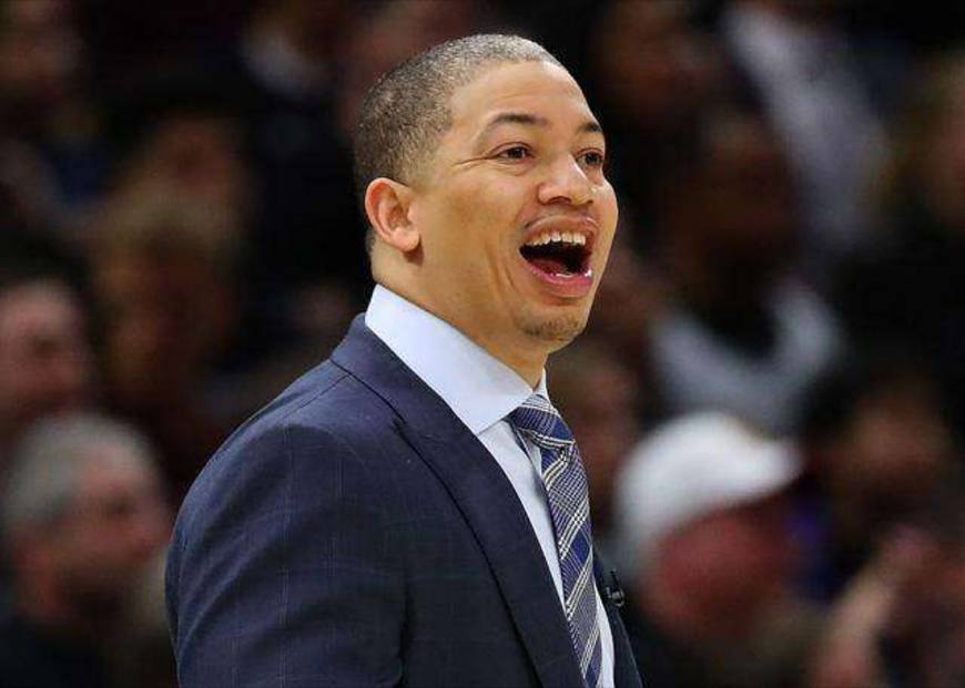 今晨欧超杯传出新动向，西汉姆内部沟通，管理层表态：球迷炸锅，训练强度明显提升的简单介绍